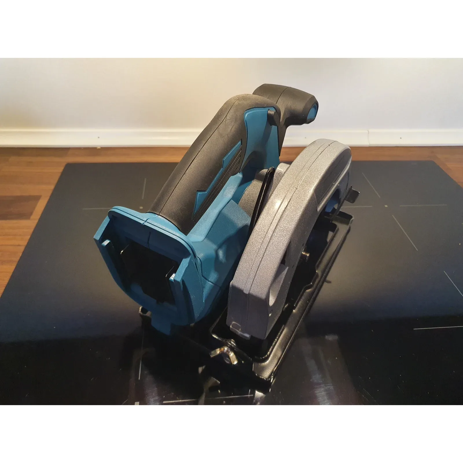 Akuketassaag 180mm sauh.ee - eestvaates