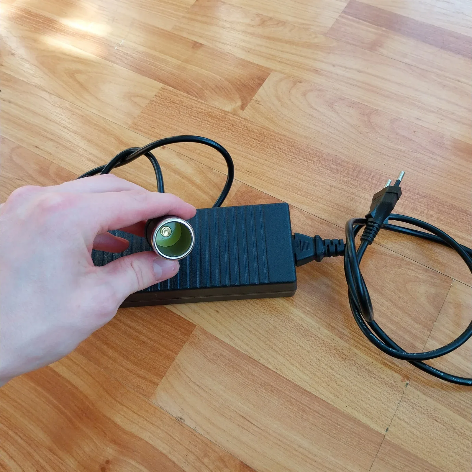Toiteadapter sigaretisüütaja pesaga sauh.ee - pesa lähedalt